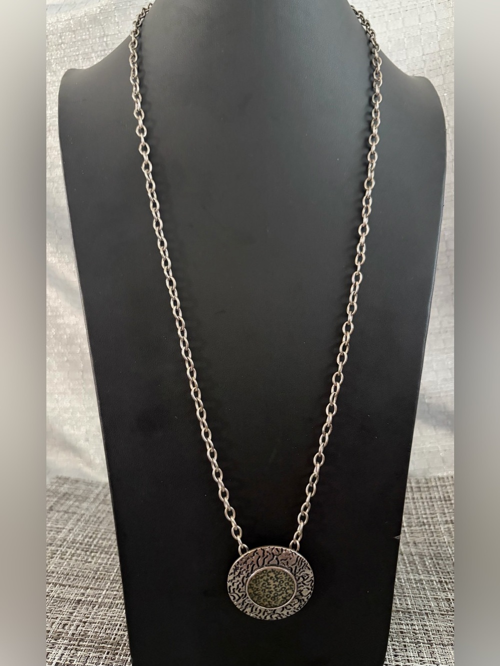 Ruby Rd. Silver-Tone Pendant Necklace with Green Center